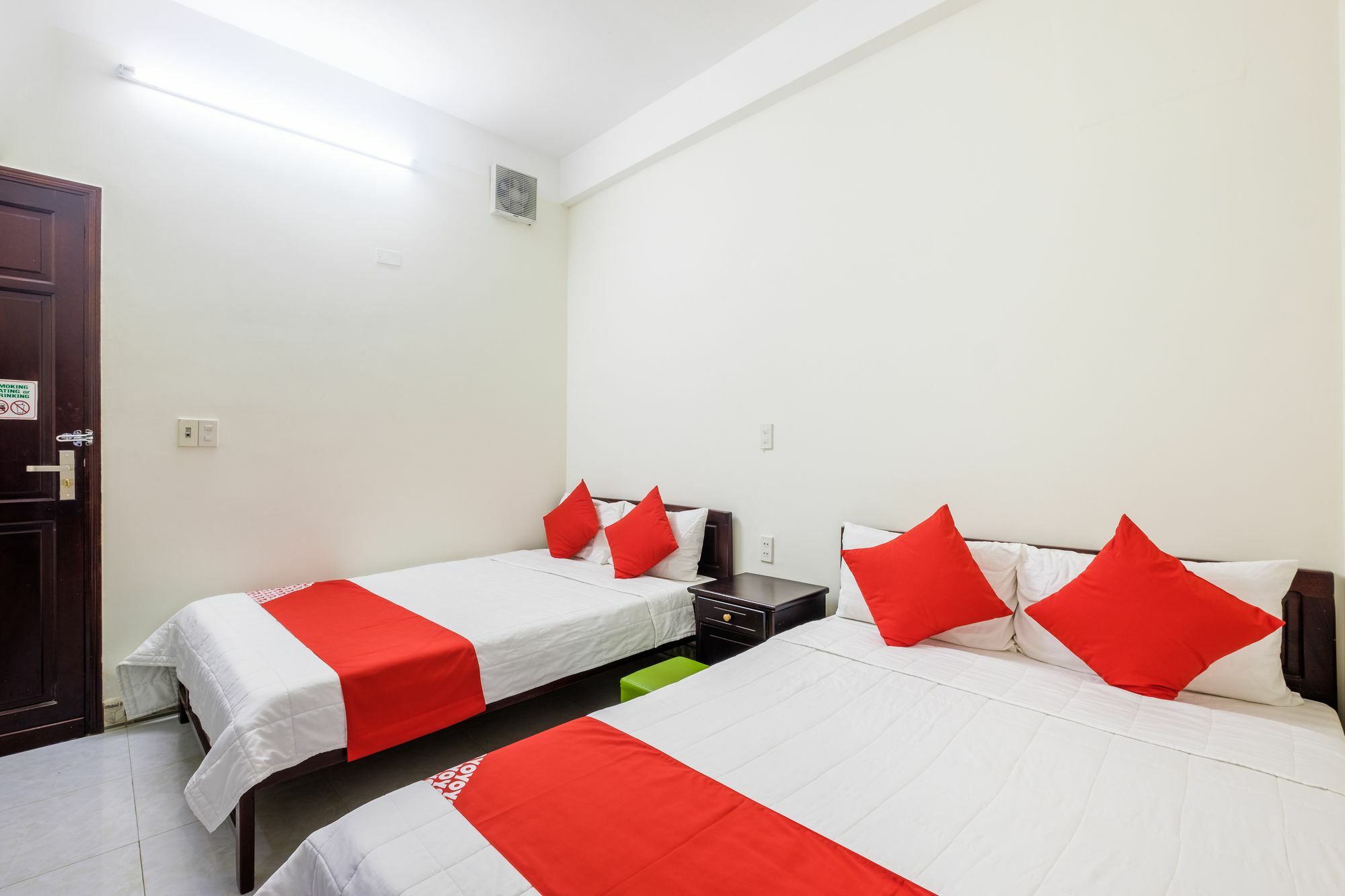 Oyo 117 Gina Hotel Danang Exterior photo
